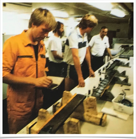 Preserving and analyzing deep ocean bottom sediment samples in lab onboard FS SONNE
. 